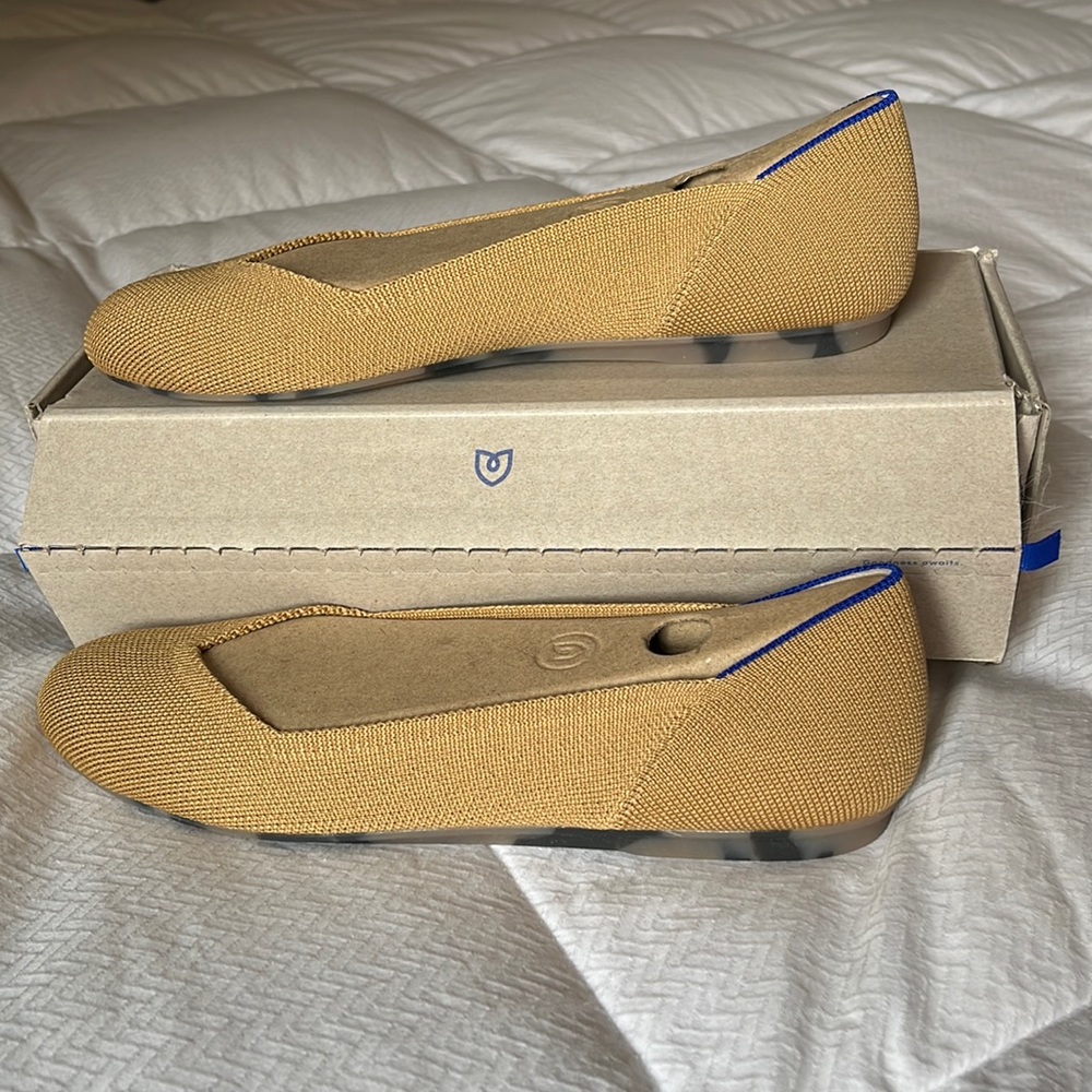 NEW Rothy’s 8.5 Camel Round Toe